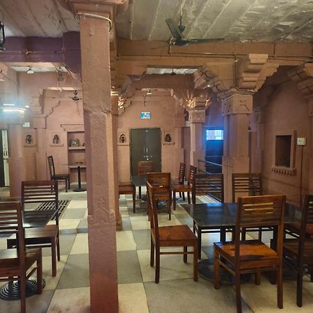 Neel Mahal The Heritage Haveli Hotel Джодпур Екстериор снимка