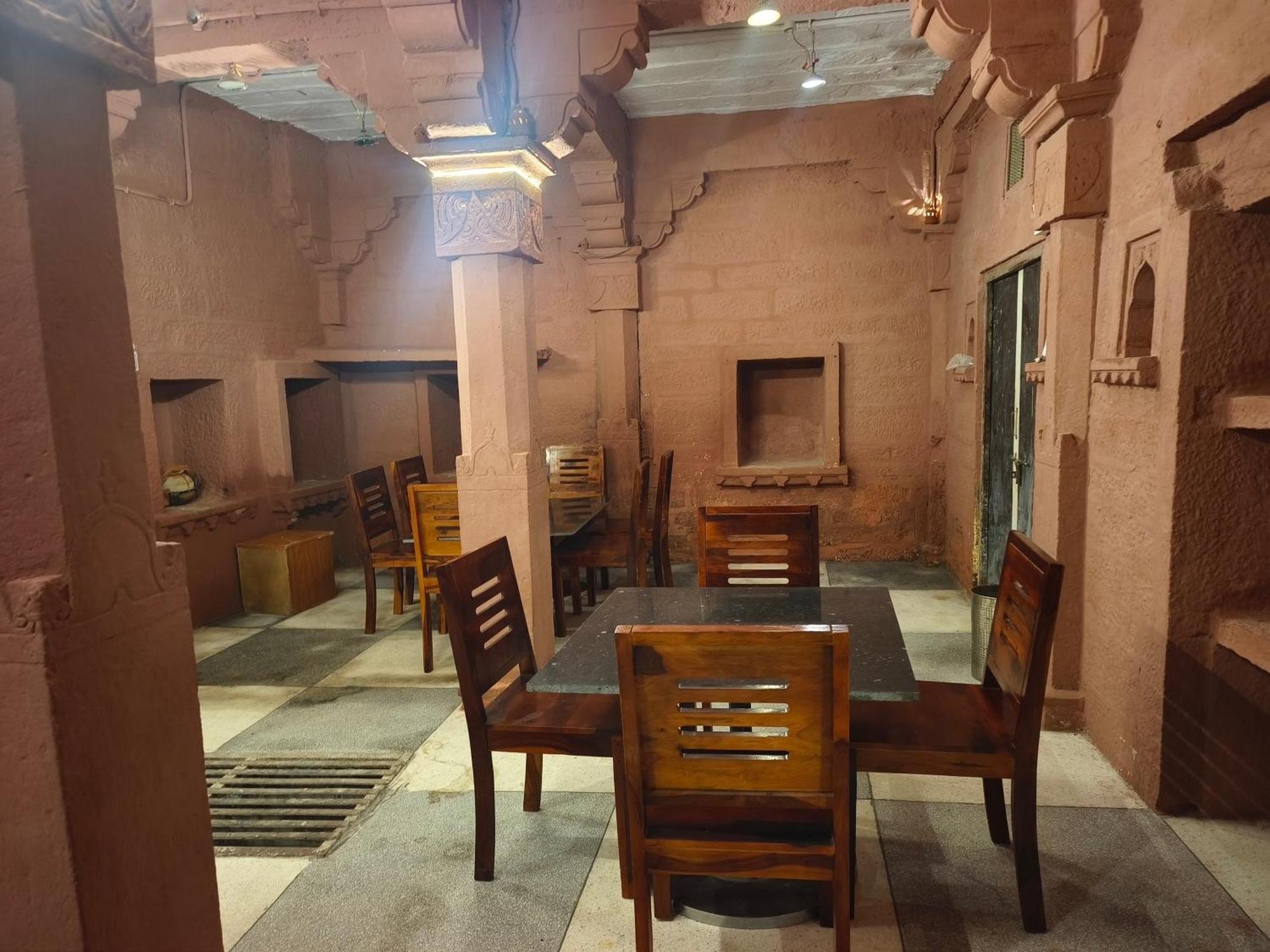 Neel Mahal The Heritage Haveli Hotel Джодпур Екстериор снимка